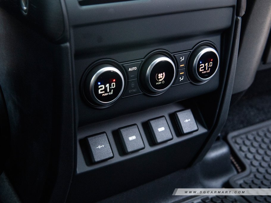 https://i.i-sgcm.com/new_cars/cars/12851/12851_g40