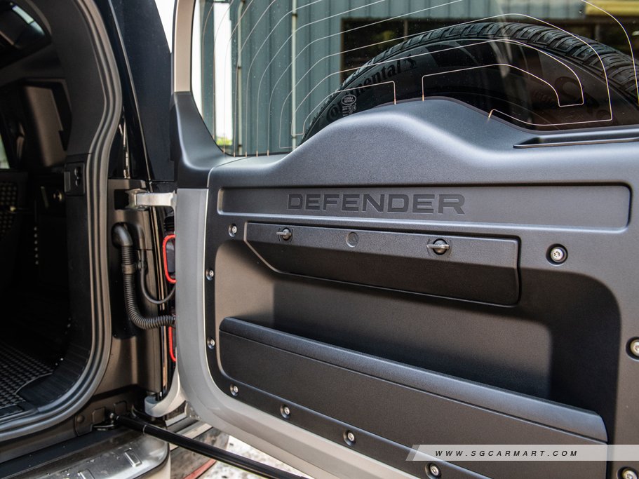 https://i.i-sgcm.com/new_cars/cars/12851/12851_g44