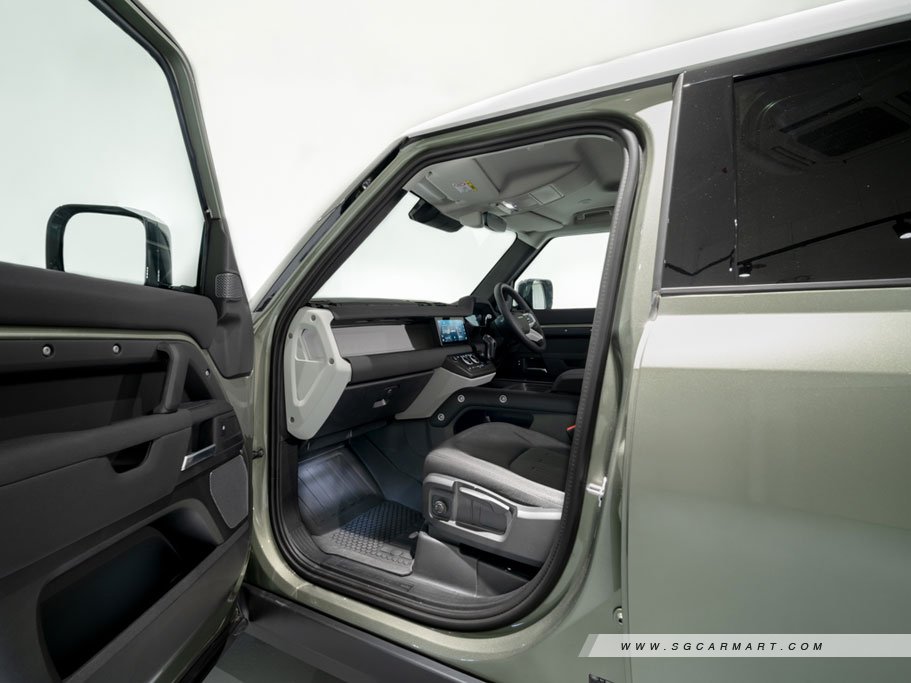 https://i.i-sgcm.com/new_cars/cars/12851/12851_g58