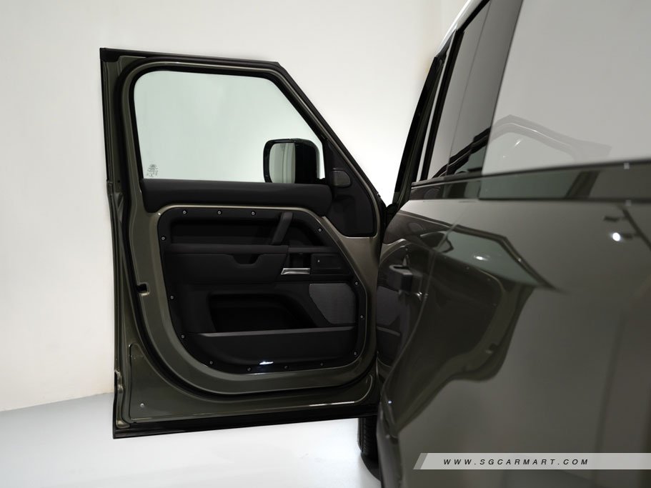 https://i.i-sgcm.com/new_cars/cars/12851/12851_g69