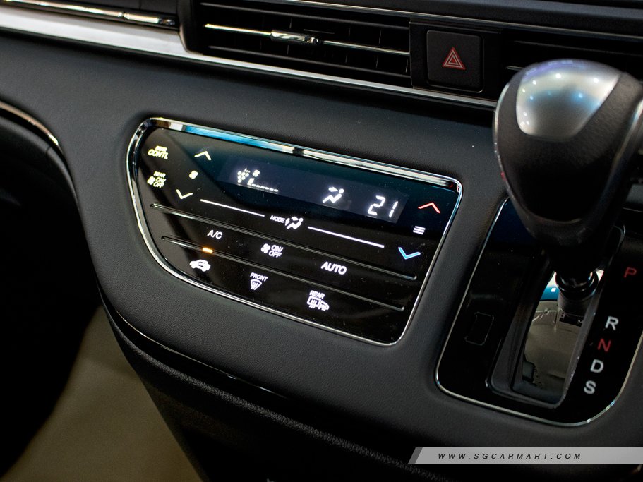 https://i.i-sgcm.com/new_cars/cars/12861/12861_g22