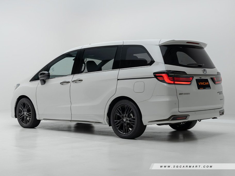 https://i.i-sgcm.com/new_cars/cars/12861/12861_g68