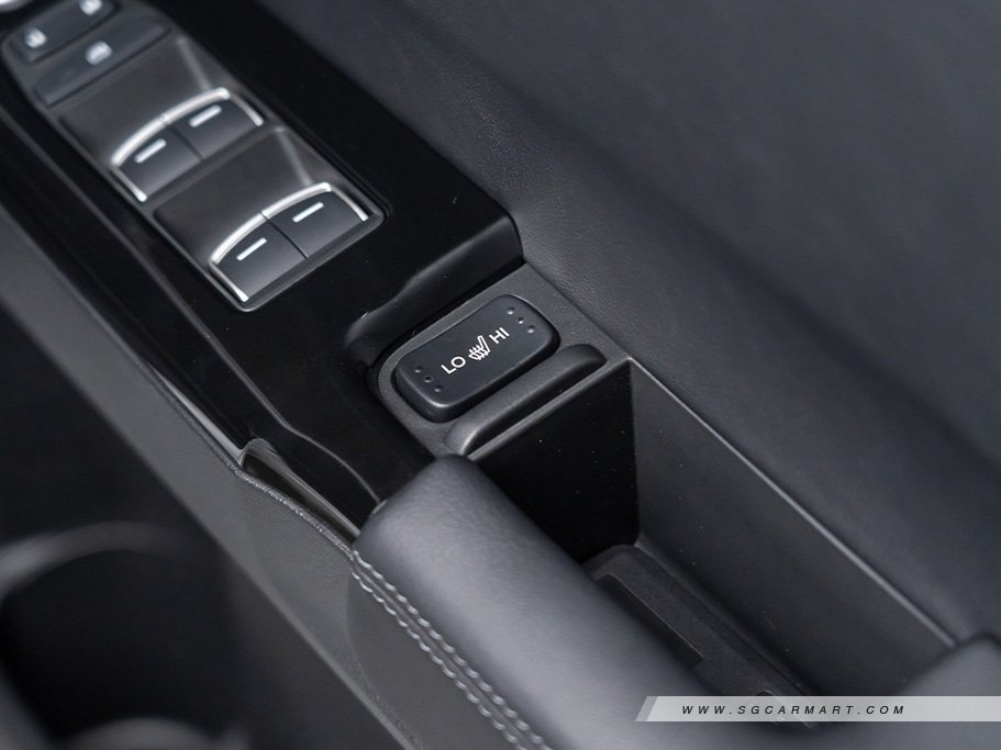 https://i.i-sgcm.com/new_cars/cars/12861/12861_g77