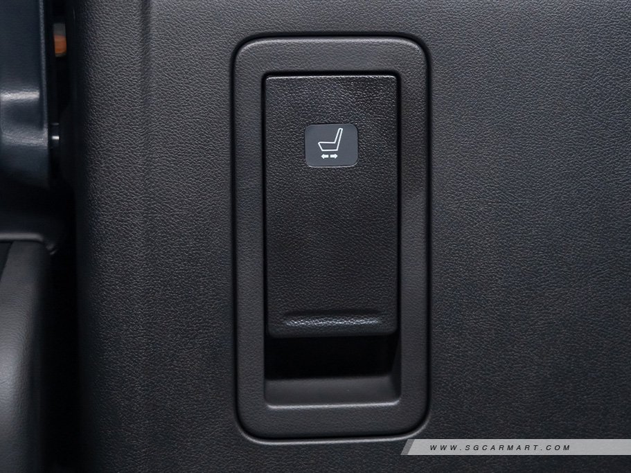 https://i.i-sgcm.com/new_cars/cars/12861/12861_g82