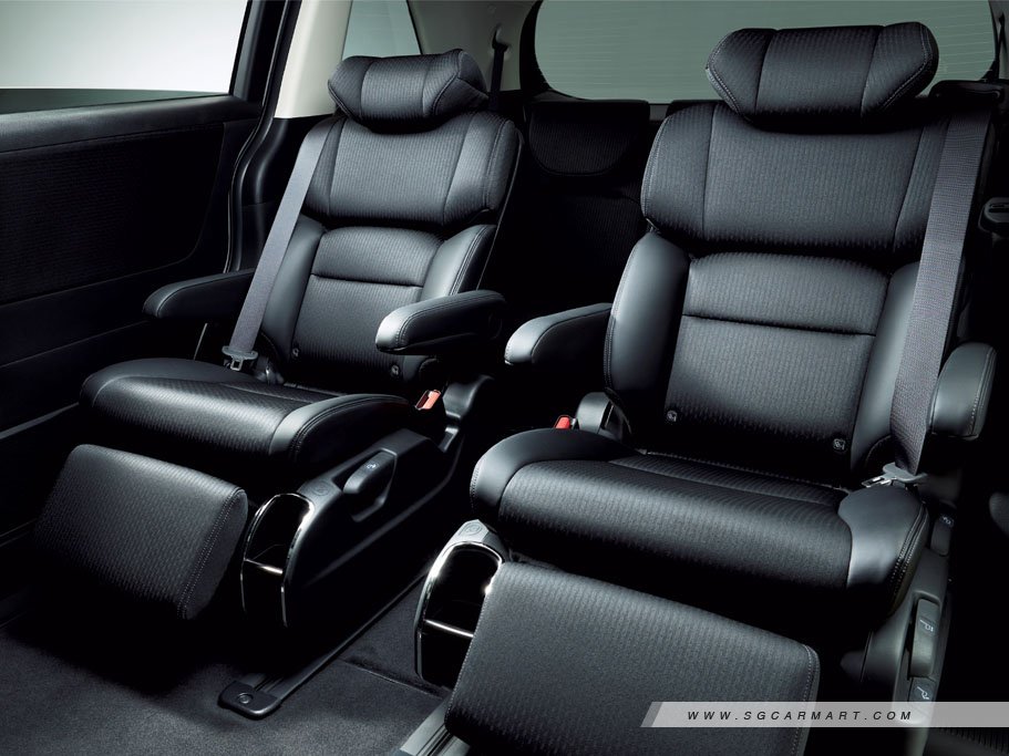 https://i.i-sgcm.com/new_cars/cars/12864/12864_g10