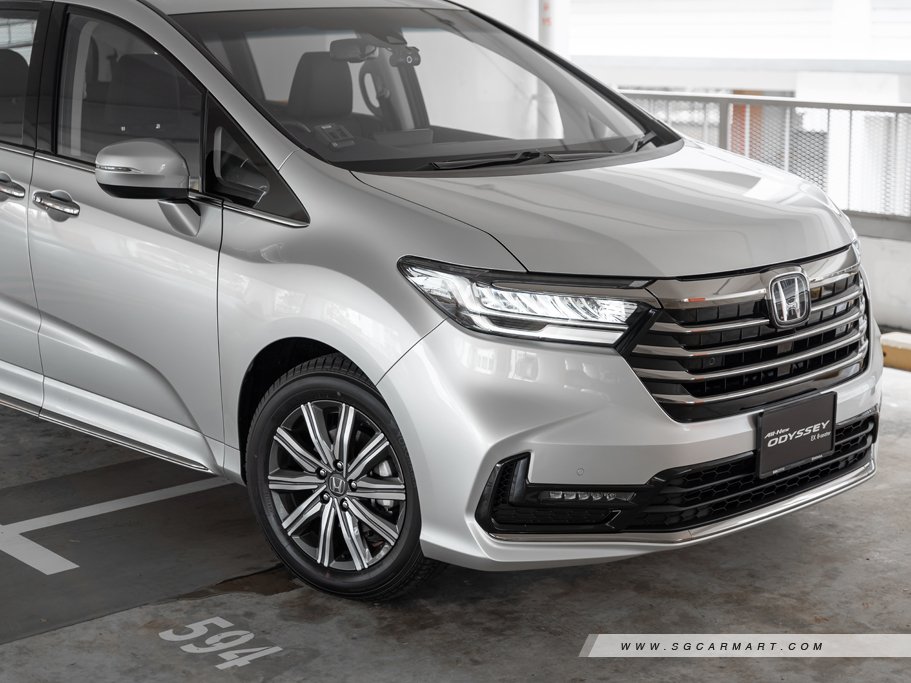 https://i.i-sgcm.com/new_cars/cars/12864/12864_g22
