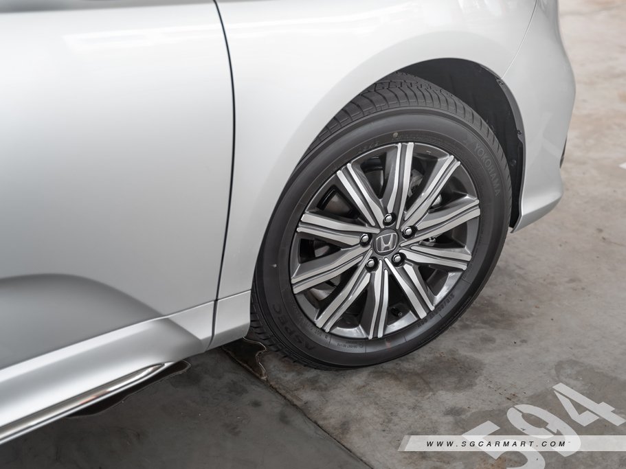 https://i.i-sgcm.com/new_cars/cars/12864/12864_g23