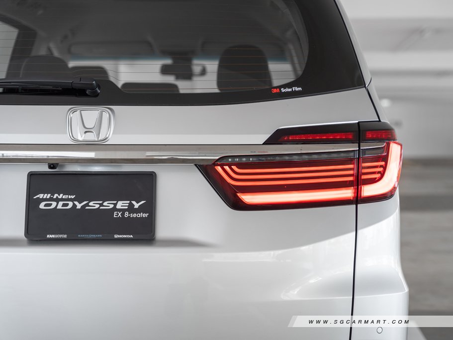 https://i.i-sgcm.com/new_cars/cars/12864/12864_g24