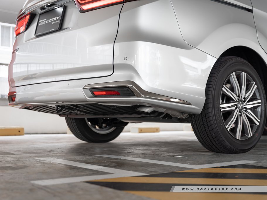 https://i.i-sgcm.com/new_cars/cars/12864/12864_g25