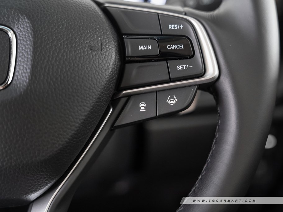 https://i.i-sgcm.com/new_cars/cars/12864/12864_g32