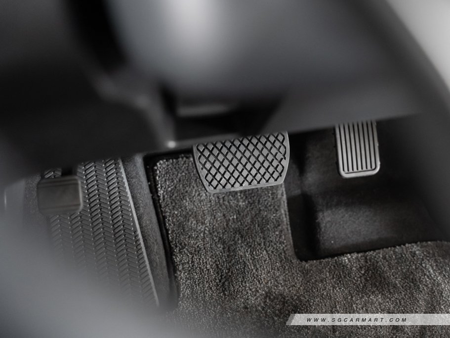 https://i.i-sgcm.com/new_cars/cars/12864/12864_g46