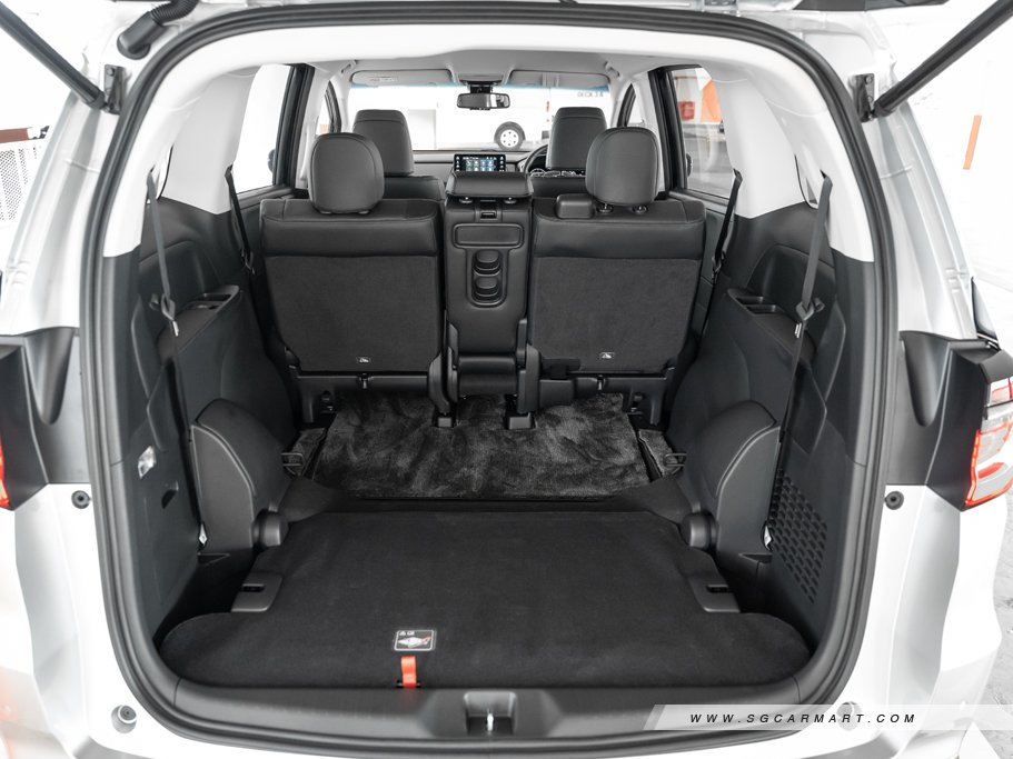 https://i.i-sgcm.com/new_cars/cars/12864/12864_g56