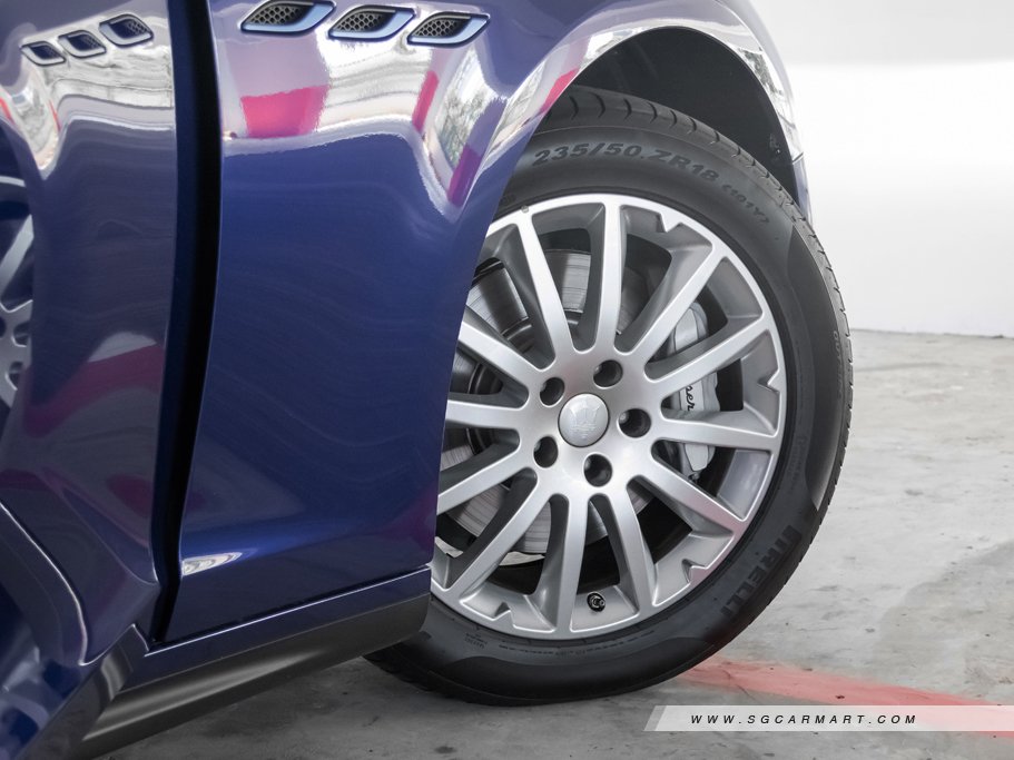 https://i.i-sgcm.com/new_cars/cars/12866/12866_g26