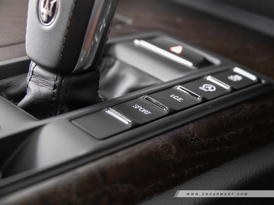 https://i.i-sgcm.com/new_cars/cars/12866/12866_g48