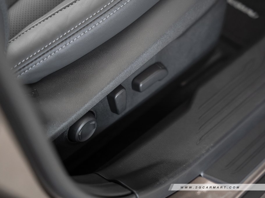 https://i.i-sgcm.com/new_cars/cars/12872/12872_g61