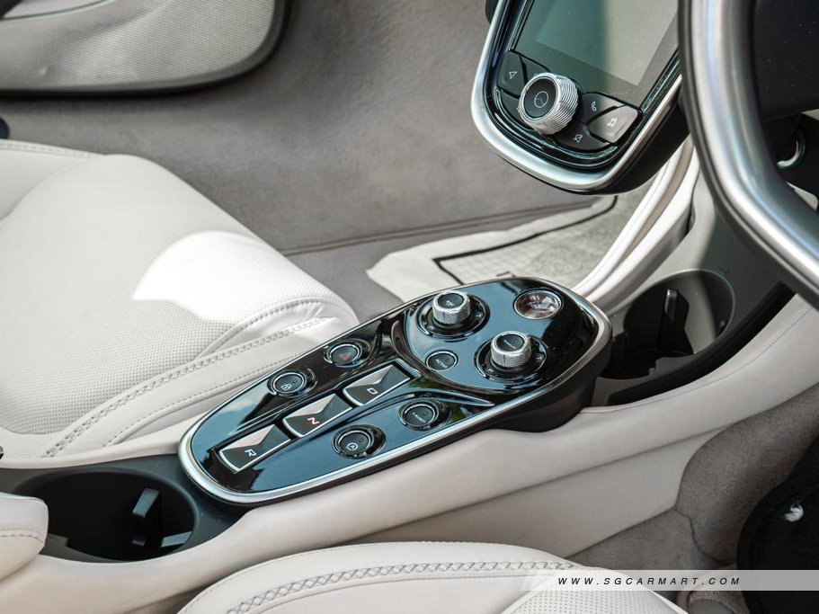https://i.i-sgcm.com/new_cars/cars/12873/12873_g7