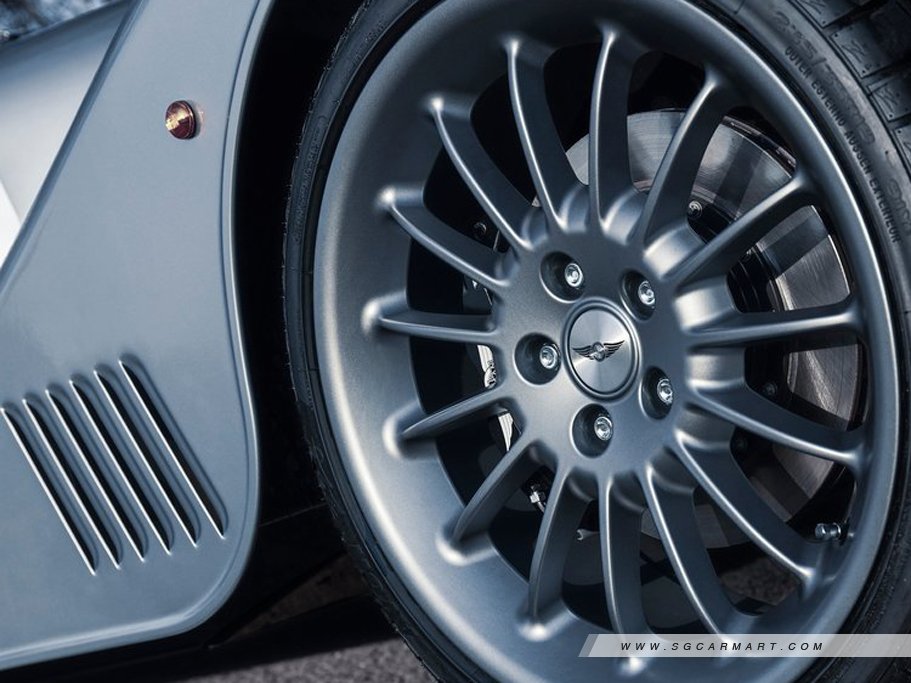 https://i.i-sgcm.com/new_cars/cars/12877/12877_g13