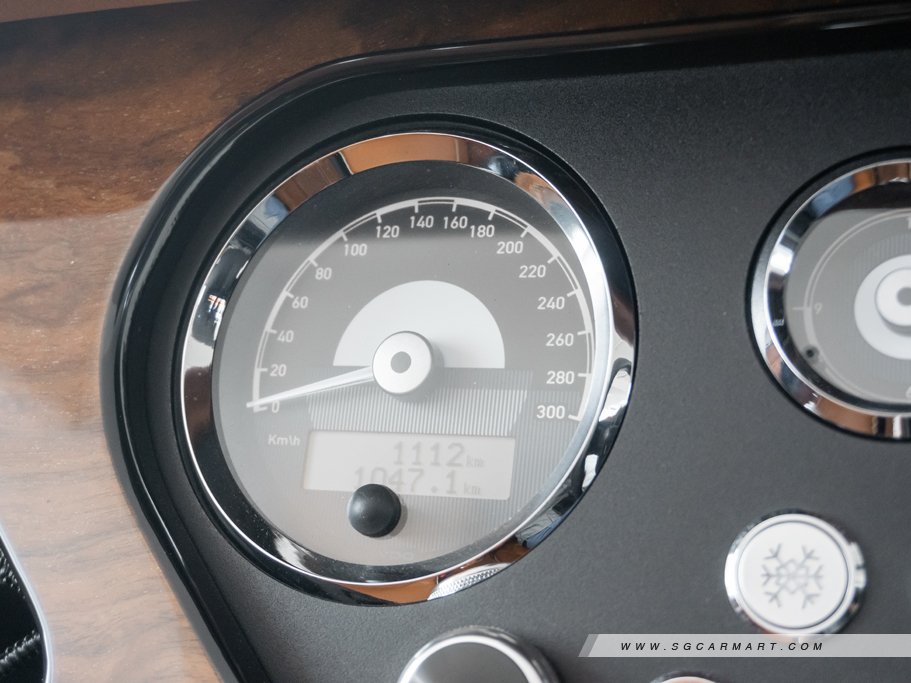 https://i.i-sgcm.com/new_cars/cars/12877/12877_g44