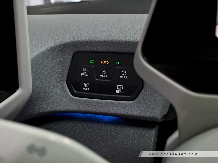 https://i.i-sgcm.com/new_cars/cars/12879/12879_g45