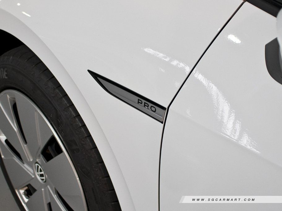 https://i.i-sgcm.com/new_cars/cars/12879/12879_g8
