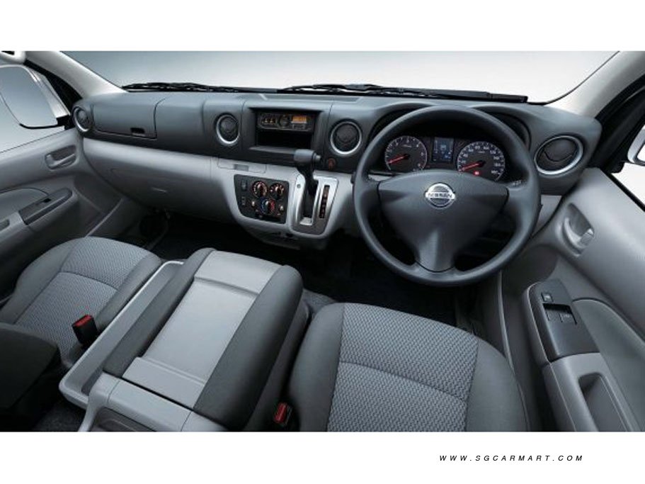 Nissan NV350 Petrol 8