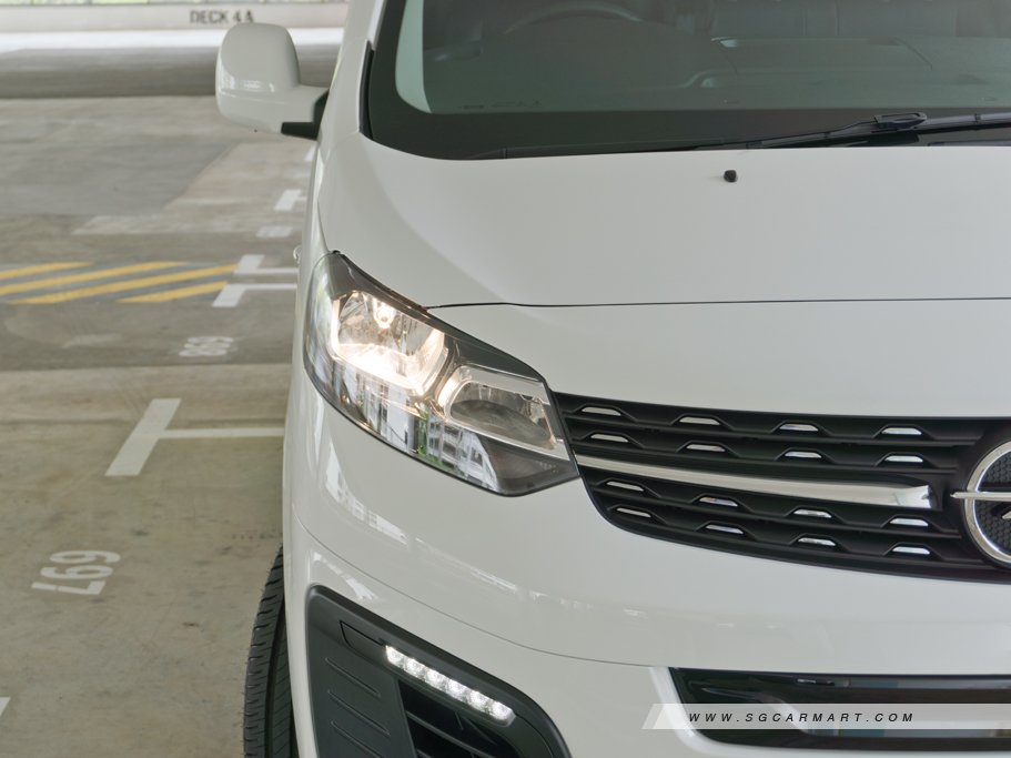 https://i.i-sgcm.com/new_cars/cars/12881/12881_g22