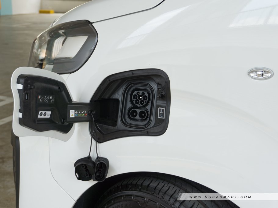 https://i.i-sgcm.com/new_cars/cars/12881/12881_g26