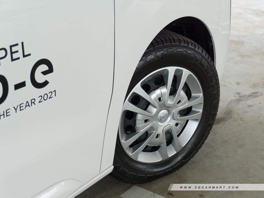 https://i.i-sgcm.com/new_cars/cars/12881/12881_g27