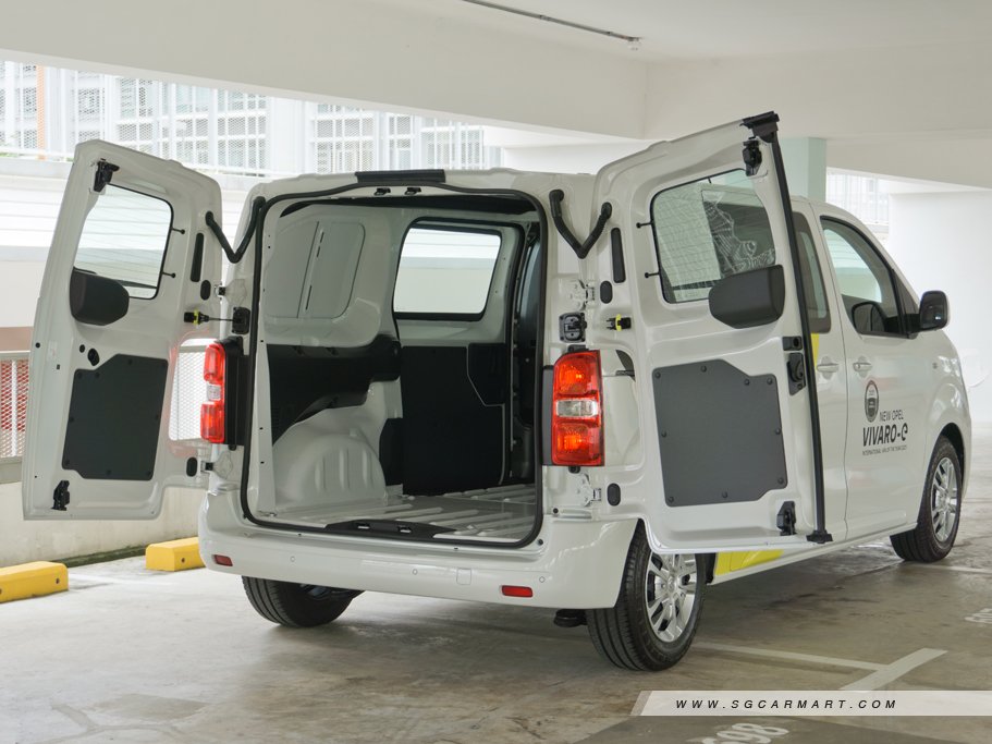 https://i.i-sgcm.com/new_cars/cars/12881/12881_g30