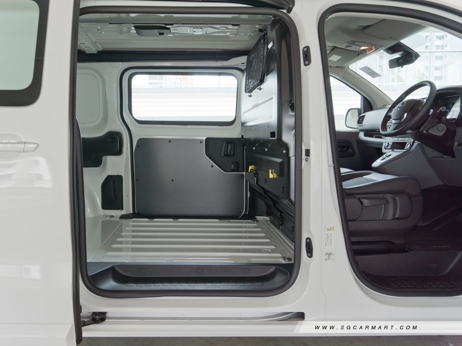 https://i.i-sgcm.com/new_cars/cars/12881/12881_g32