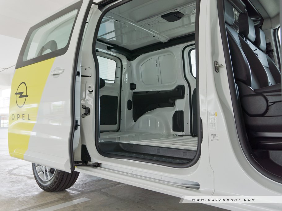 https://i.i-sgcm.com/new_cars/cars/12881/12881_g33