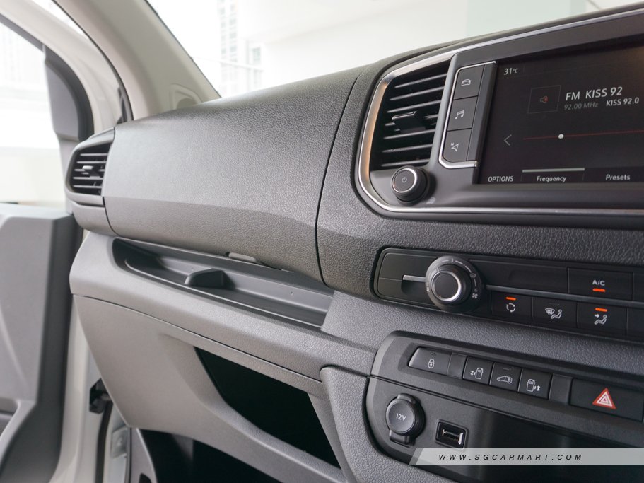 https://i.i-sgcm.com/new_cars/cars/12881/12881_g41