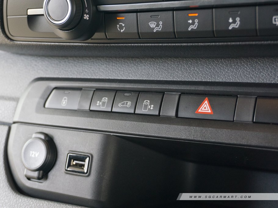 https://i.i-sgcm.com/new_cars/cars/12881/12881_g51