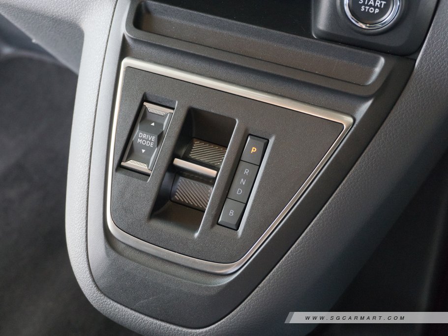 https://i.i-sgcm.com/new_cars/cars/12881/12881_g52