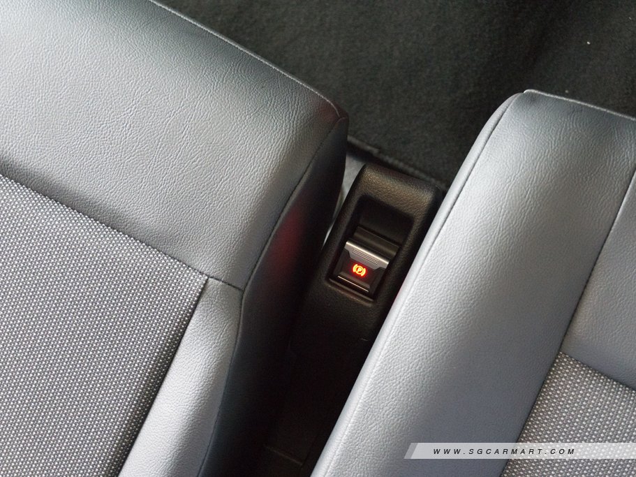 https://i.i-sgcm.com/new_cars/cars/12881/12881_g54