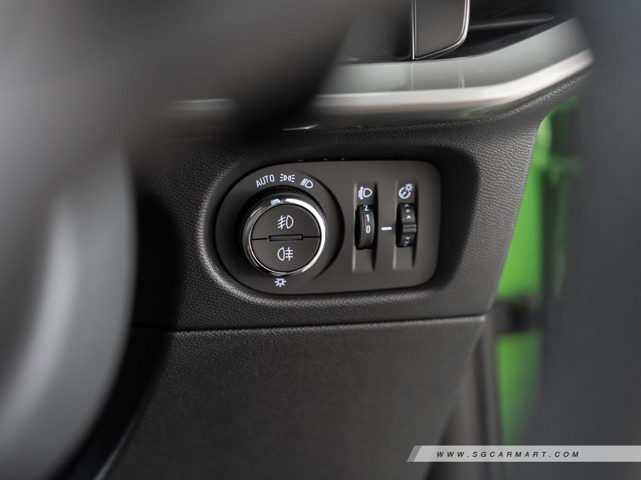 https://i.i-sgcm.com/new_cars/cars/12882/12882_g43