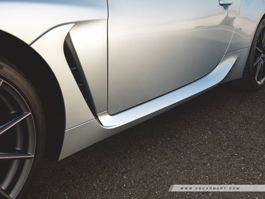 https://i.i-sgcm.com/new_cars/cars/12883/12883_g10