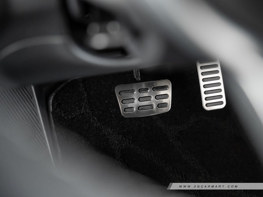 https://i.i-sgcm.com/new_cars/cars/12886/12886_g38