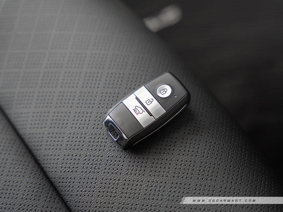https://i.i-sgcm.com/new_cars/cars/12886/12886_g39