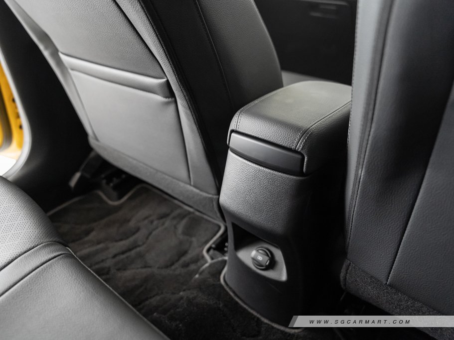 https://i.i-sgcm.com/new_cars/cars/12886/12886_g42