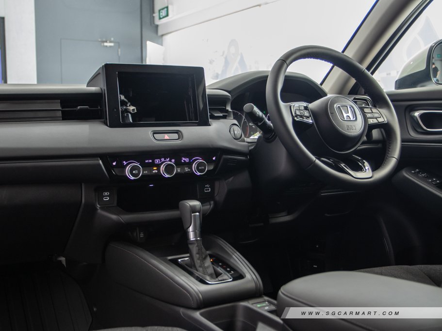 https://i.i-sgcm.com/new_cars/cars/12887/12887_g104