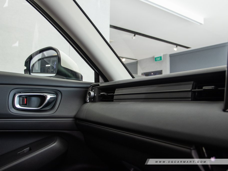 https://i.i-sgcm.com/new_cars/cars/12887/12887_g106