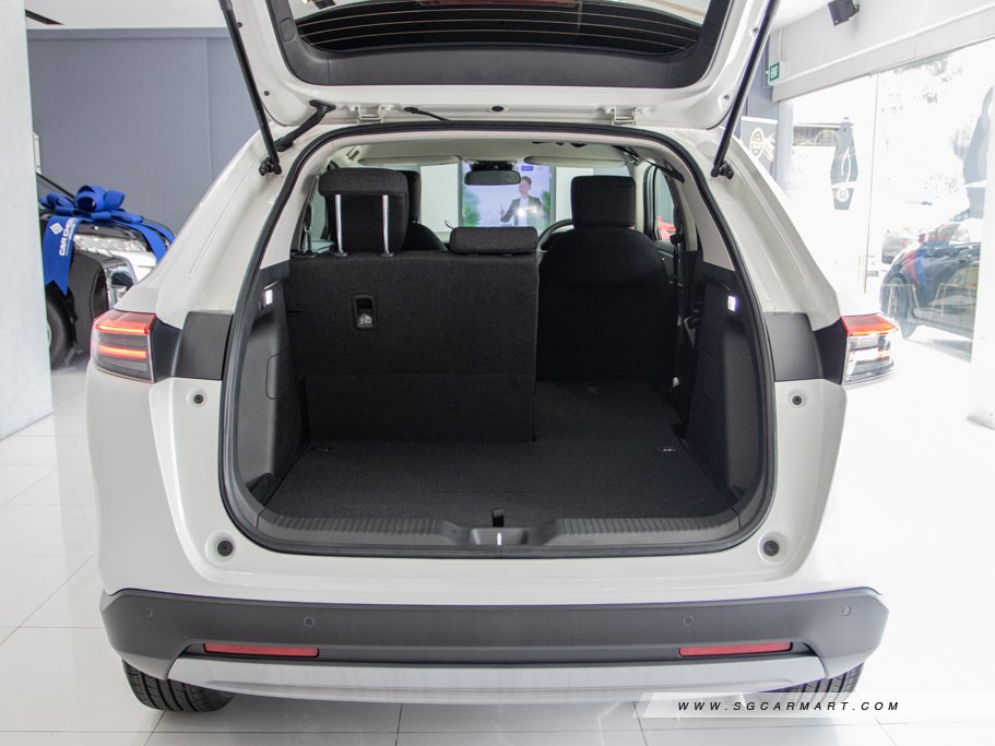 https://i.i-sgcm.com/new_cars/cars/12887/12887_g111