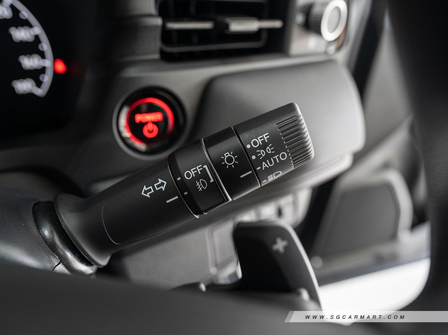 https://i.i-sgcm.com/new_cars/cars/12887/12887_g130