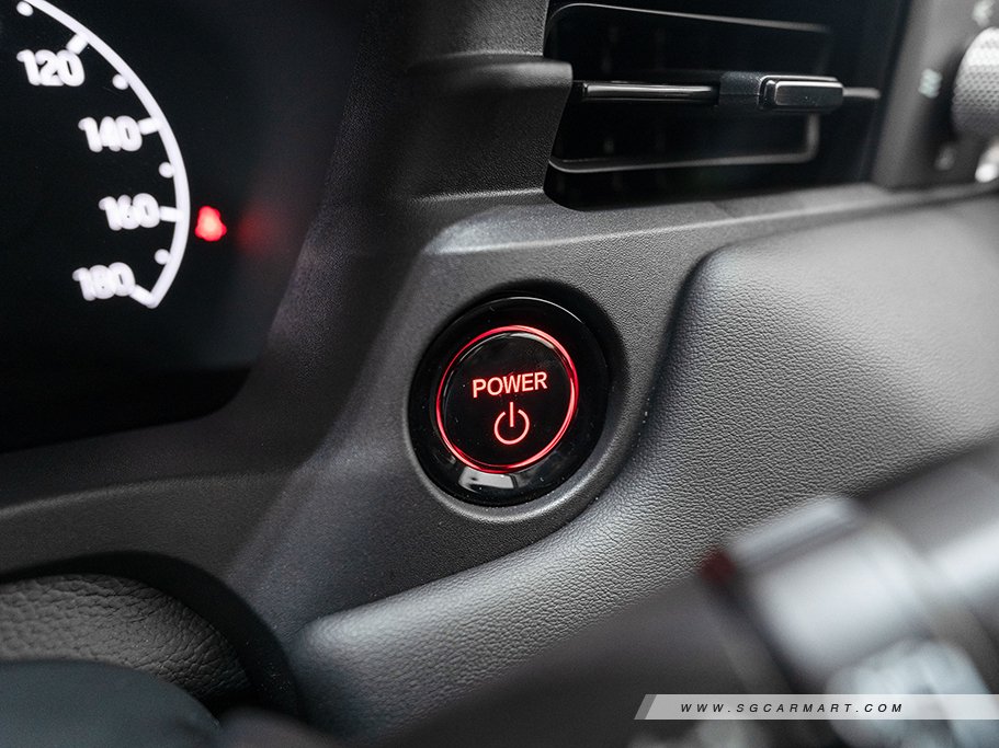 https://i.i-sgcm.com/new_cars/cars/12887/12887_g131