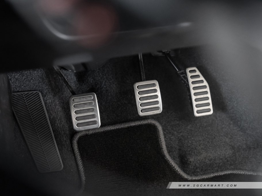 https://i.i-sgcm.com/new_cars/cars/12888/12888_g53