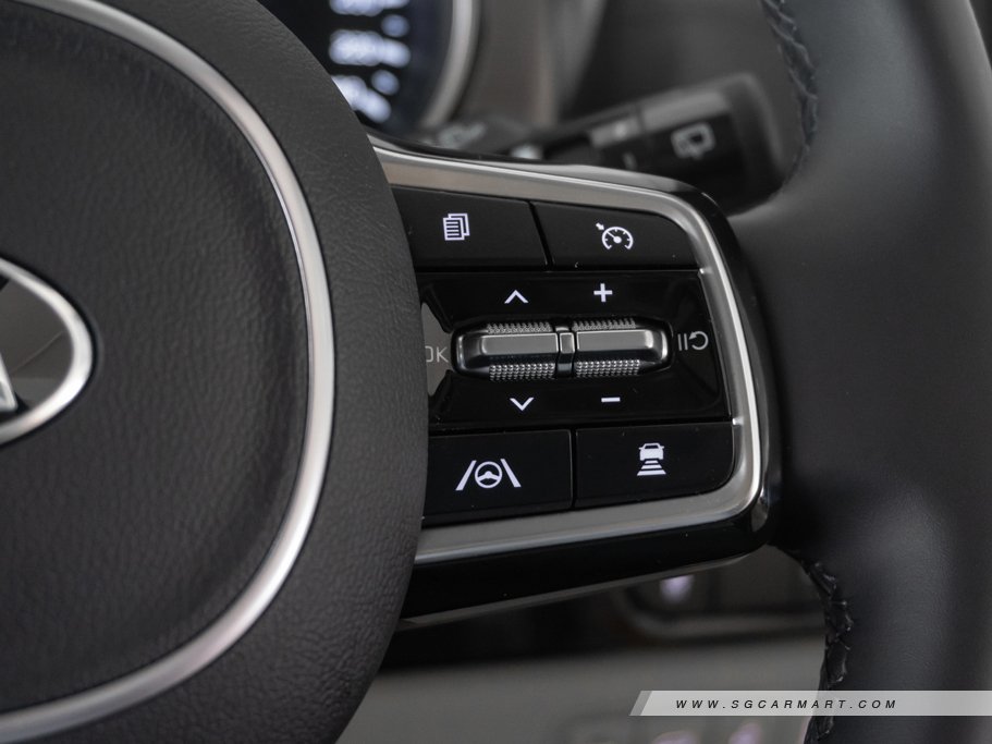https://i.i-sgcm.com/new_cars/cars/12889/12889_g47