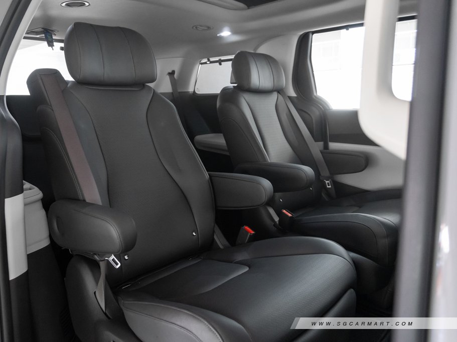 https://i.i-sgcm.com/new_cars/cars/12889/12889_g70