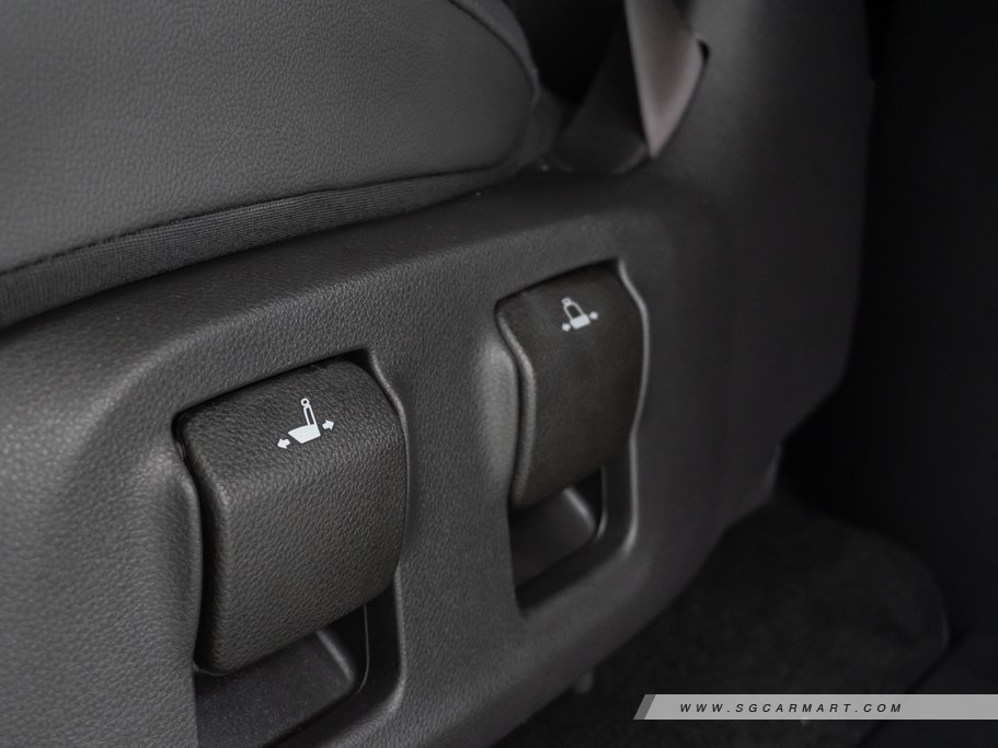https://i.i-sgcm.com/new_cars/cars/12889/12889_g76