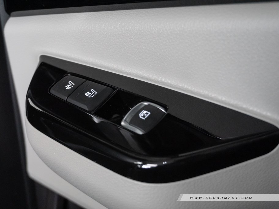 https://i.i-sgcm.com/new_cars/cars/12889/12889_g77